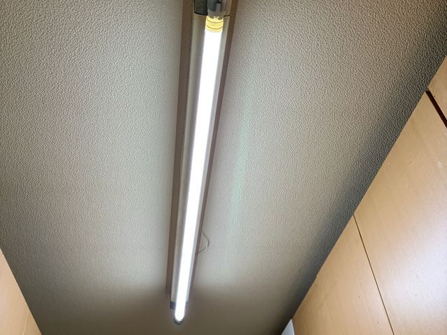 蛍光灯はなくなります。LEDバイパス化で電気代節約になります。