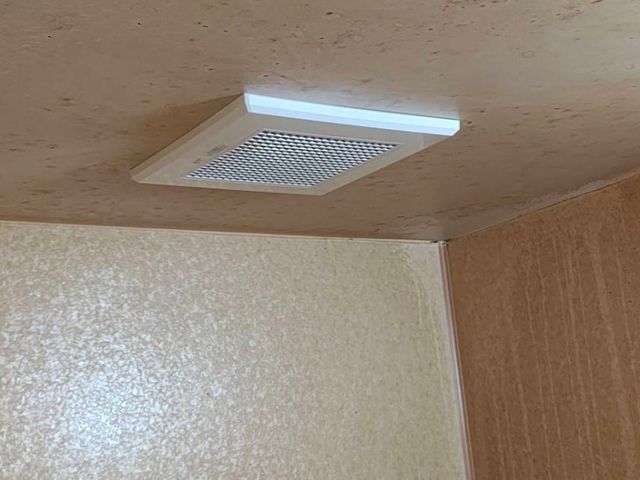 エアコン工事の実績多数！電気工事士が、追加料金なしで丁寧に交換します。