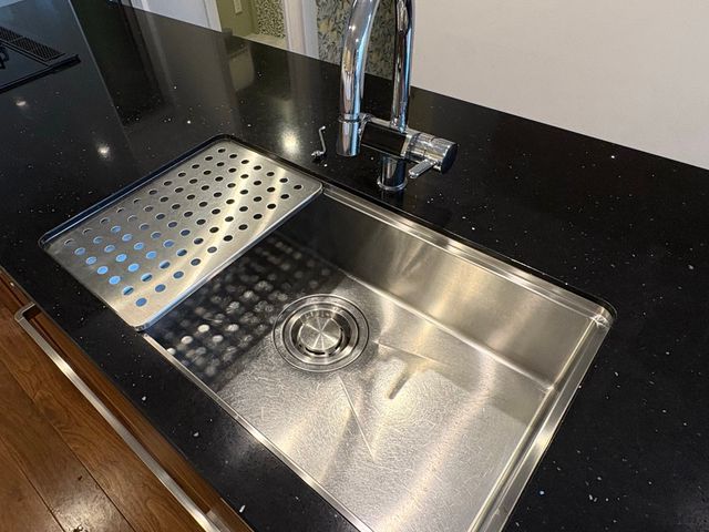 丁寧・迅速・安心の三拍子そろったクリーニング。プロの技で輝く清潔空間を実現