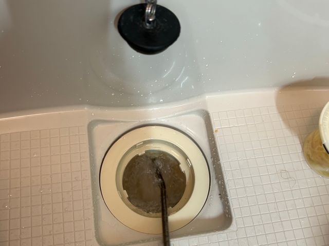 業界歴15年！　排水詰まり時の24時間緊急対応可！エンジン式強力高圧洗浄機使用