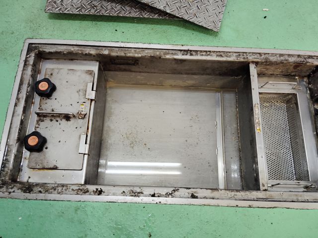 グリストラップ清掃で快適な環境を！夜間も対応しております！