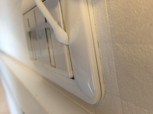 【トイレ徹底クリーニング】ウォシュレット細部の徹底洗浄、タンク内洗浄も込み！