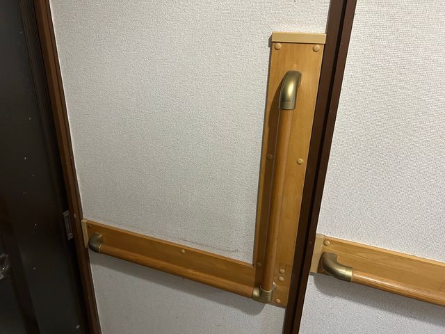 生活の支えとなる手すりをお客様のご要望に沿って取り付けを行います。