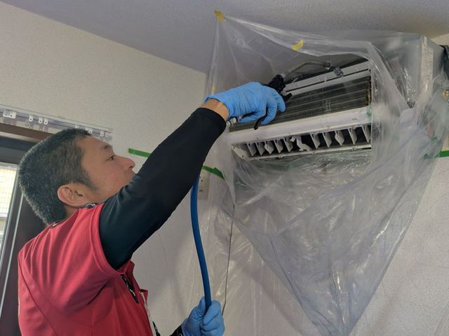 エアコンクリーニングでカビ汚れを除去！節電もサポート