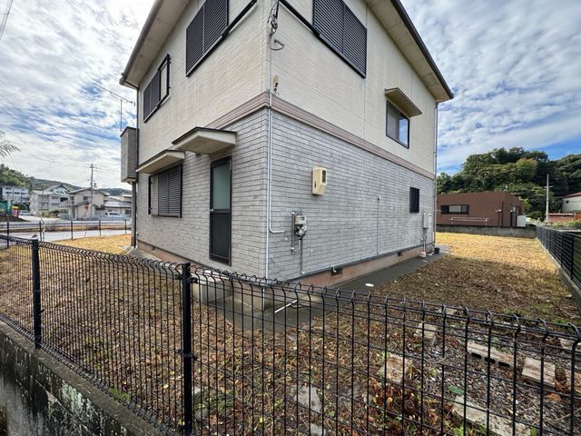 一年の締めくくりと始まりに、庭を整えませんか？急なご対応も承っております。