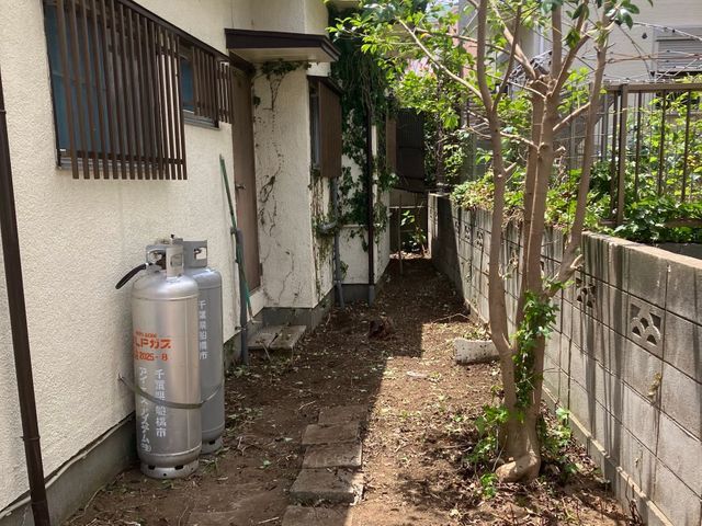 地元密着の自社スタッフで妥協なし！不満があれば無料追加対応で安心の草むしり専門店