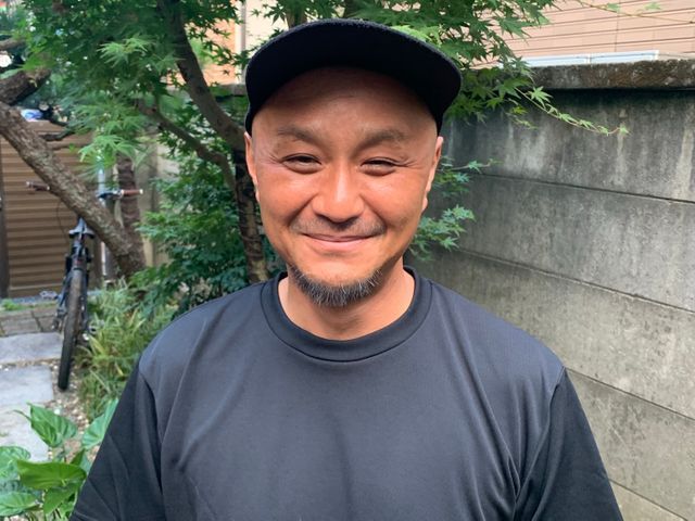 植物を愛する植木屋が見極める草刈り！必要な植物はしっかり残します。