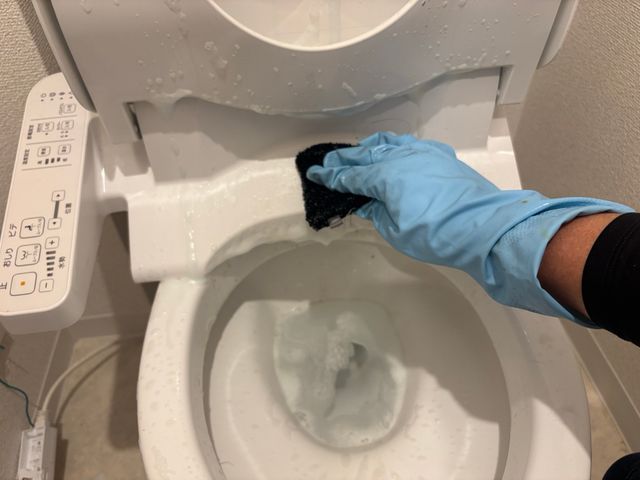 トイレ清掃  丁寧なクリーニングで満足頂けるように頑張ります！
