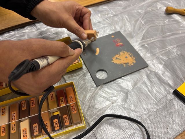 フローリングキズ、欠け、剥がれ、凹み補修