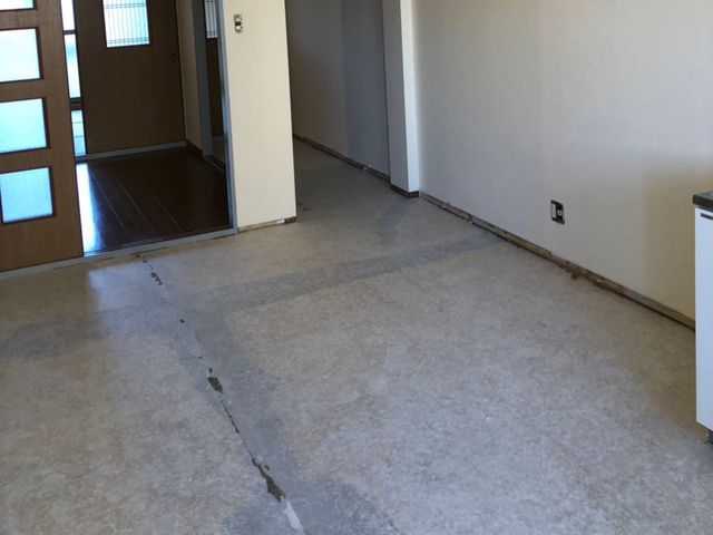 年間施工５４０件 同時作業で設備交換やクロス貼り替えも 女性同行可 業者様ok 悠ホーム株式会社のクッションフロア張替え 張替え くらしのマーケット