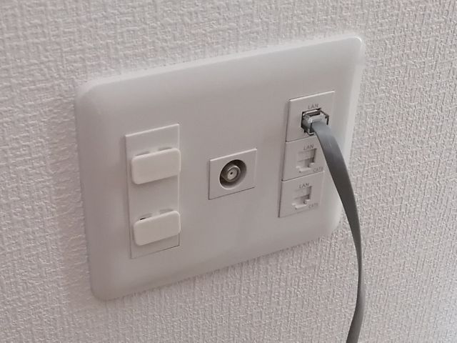 テレビ壁端子増設工事 10mまで1箇所円 分配器 テレビ端子代込み 電気当番工事センターのアンテナ工事 取り付け くらしのマーケット
