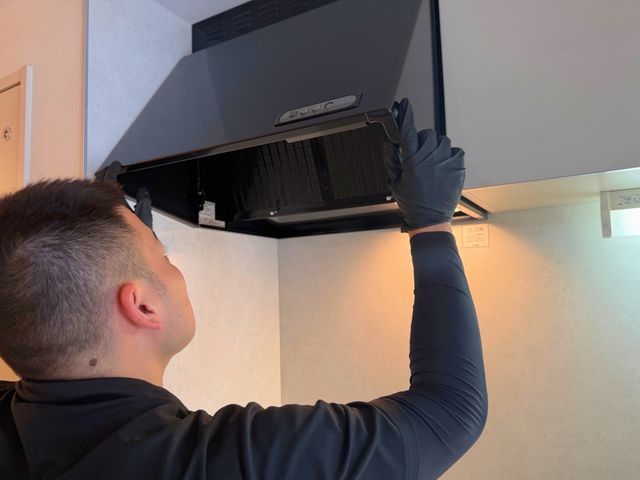 油汚れを徹底分解！レンジフードクリーニング【クオリティ重視・高評価多数◎】