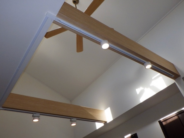 【業界歴10年】高所作業はお任せください