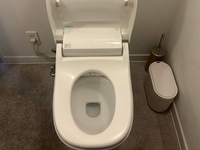 ウォシュレットは外して裏側まで洗浄します！◆すべて自社で対応します！