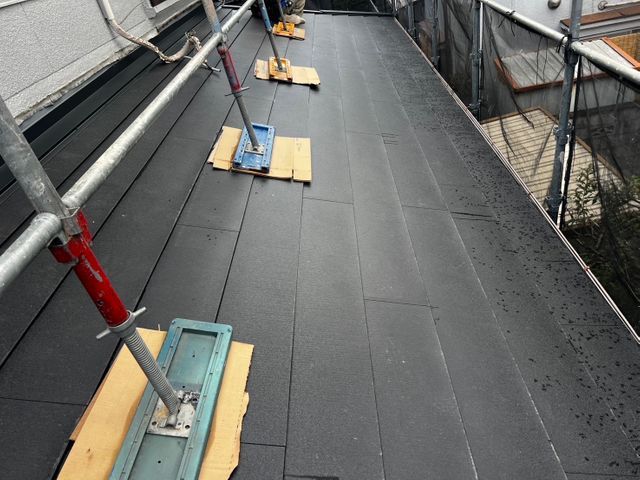 ガルバニウム板金断熱材入り