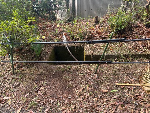 側溝の詰まり、清掃、泥。