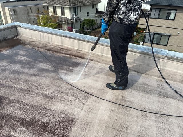 ★新着★(バルコニー 屋上清掃)バルコニーに接した網戸や室外機も綺麗に同時清掃