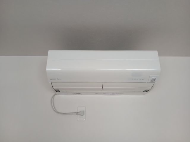 電気工事歴20年のプロが手がける、丁寧・綺麗・安心のエアコン設置