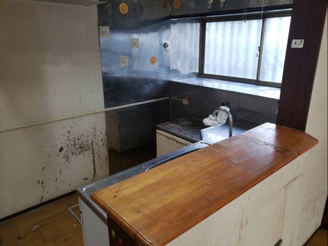 どうにもならないゴミ屋敷でお困りのあなたへ!!プロにお任せ下さい！サービスの画像