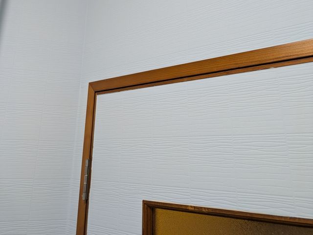 壁紙を剥がずに染色！　低コストでお部屋を綺麗に！サービスの画像