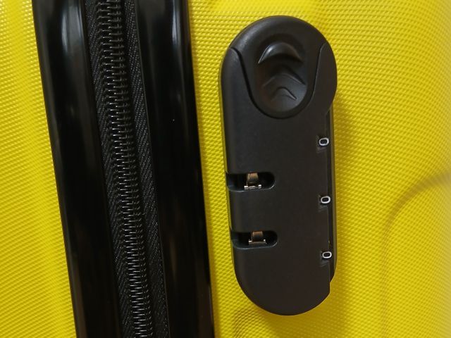 スーツケース　カバン　鍵の開錠ダイヤル番号が解らなくなった場合の開錠