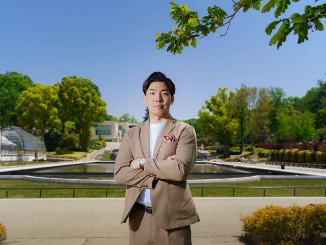 女性スタッフが撮影◎お客様に明るく丁寧な接客を心掛けています。