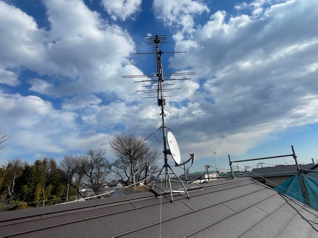 屋根上に放置は危険です！使っていないアンテナは即撤去しましょう！追加費用無し！