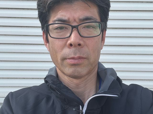 深呼吸したくなる部屋　空気触媒塗料による壁紙塗り替え