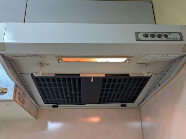 レンジフードを分解洗浄☆油汚れを徹底除去！換気効率UPでキッチンをピカピカに