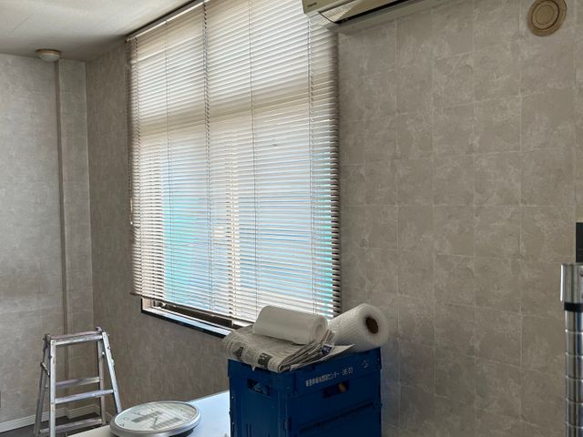 貼り替えから壁穴補修、クロスクリーニングまで幅広く対応致します！サービスの画像