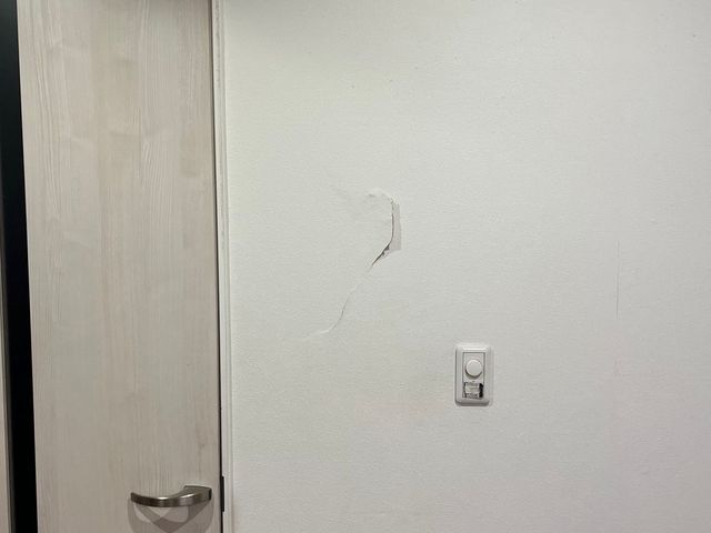 壁の凹み、穴あき補修なら当店にお任せください！