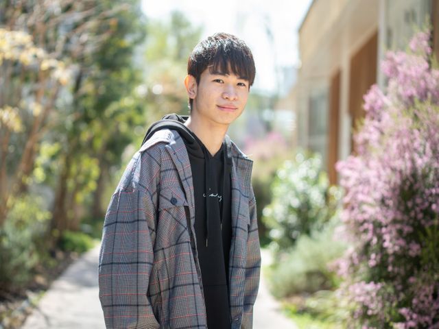 恋活・婚活のプロフィール撮影2800件以上の実績！自然な笑顔を撮影いたします