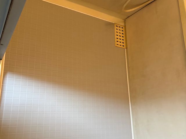 浴室床シート貼り