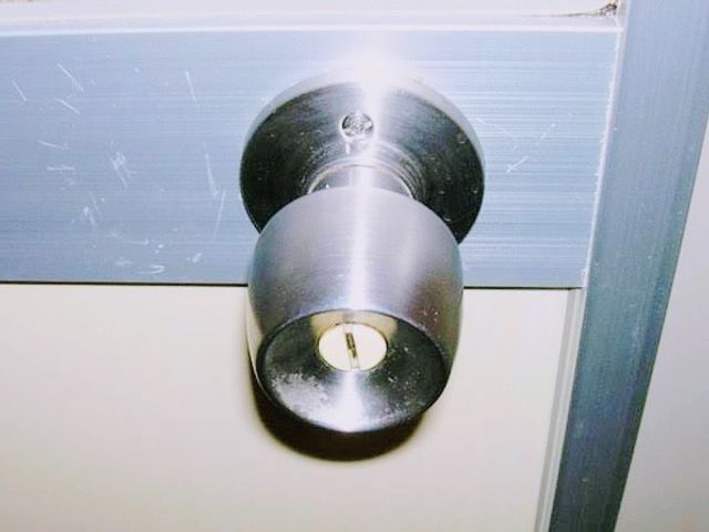 室内ドアノブ交換作業