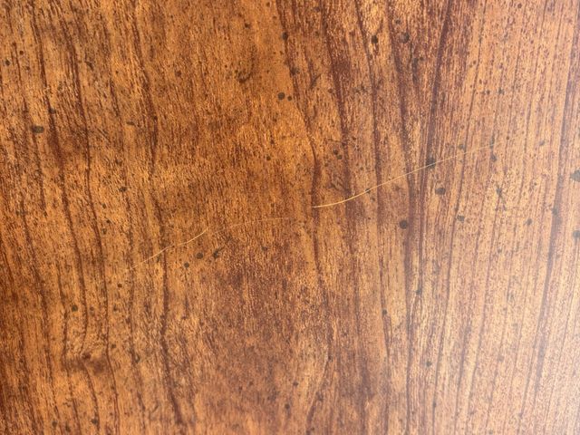 玄関のキズ・へこみをプロがやさしく補修