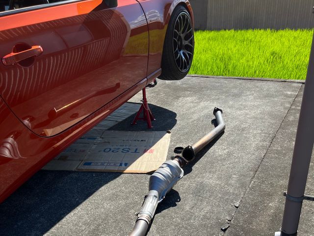 車好きが本気でこだわる、丁寧すぎると評判の出張取り付けサービス