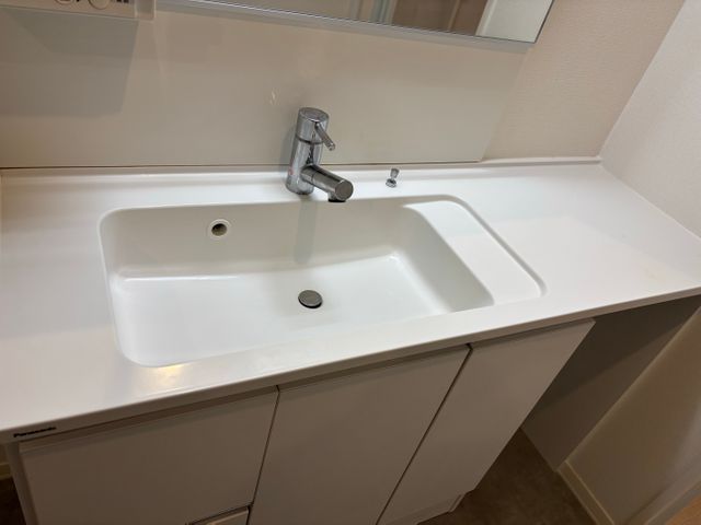 気になる水垢やカビ・サビ汚れも綺麗に落とします！