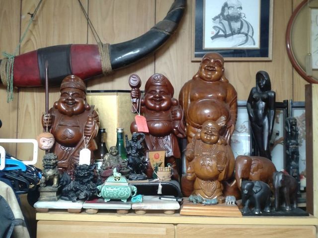 思い出のある沢山の品々、大事にお取り扱い、査定させて頂きます。是非ご相談下さい！サービスの画像