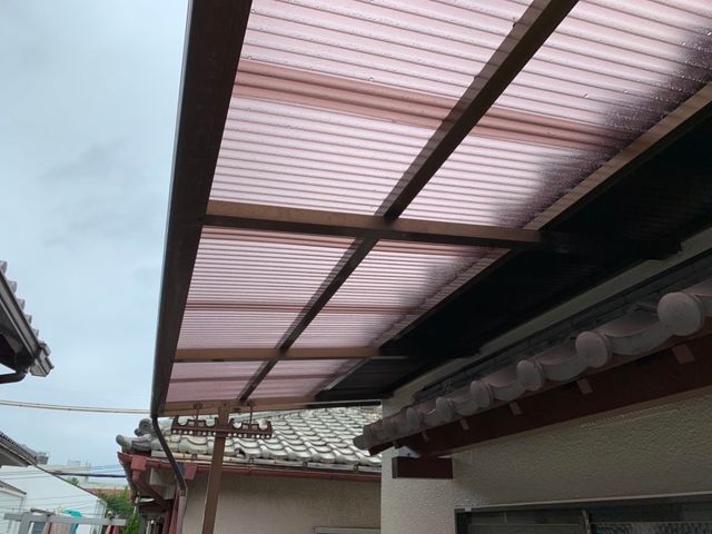 波板や庇板金などもお任せ下さい！！経験と知識を活かして迅速丁寧に作業いたします！