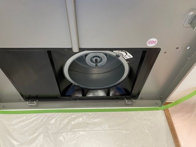 大手量販店での年間実績1000件以上！中々取れない油汚れ当店にお任せ下さい♪