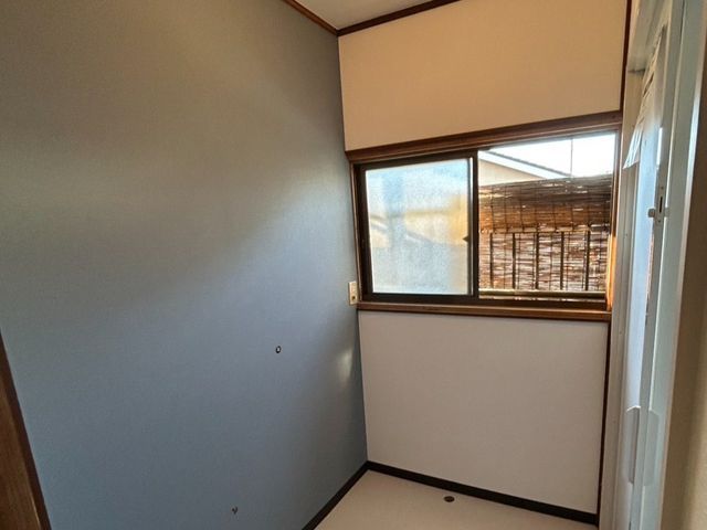 壁紙や床の貼替えはお任せください‼　お見積り無料サービスの画像