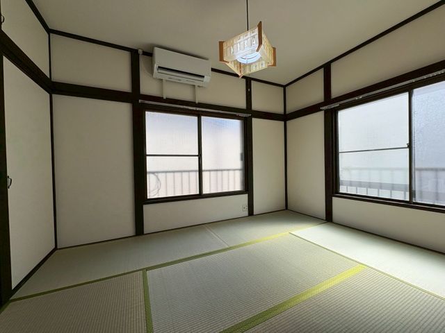 【壁紙の張り替え】丁寧な仕上がりをお約束します！サービスの画像