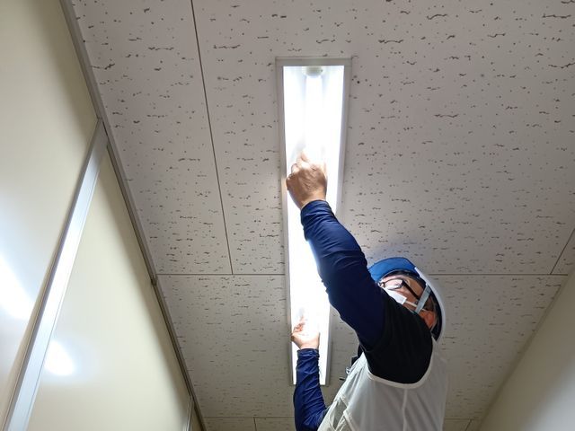キッチン蛍光灯機器をLED対応に！安全安心な工事は一種電気工事士にお任せ下さい
