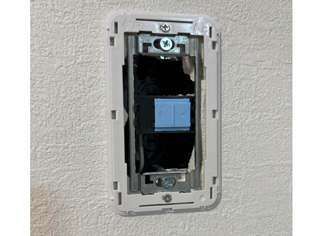 【藤沢市発】古いコンセントの交換、増設。地元の電気工事士が伺います！