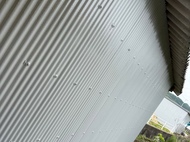 お客様に安心して頂く為に一つ一つの工程写真を黒板アプリで写真を撮り見て頂きます。