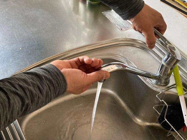 《キッチンの水栓蛇口交換》はお任せ下さい！経験と知識をいかして迅速に対応致します