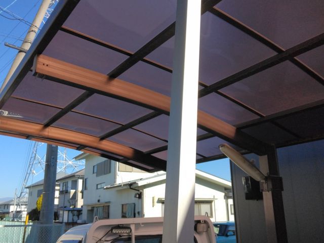 カーポートのお悩みはおまかせください！カーポートクリーニング、枯れ葉、雪おろし。