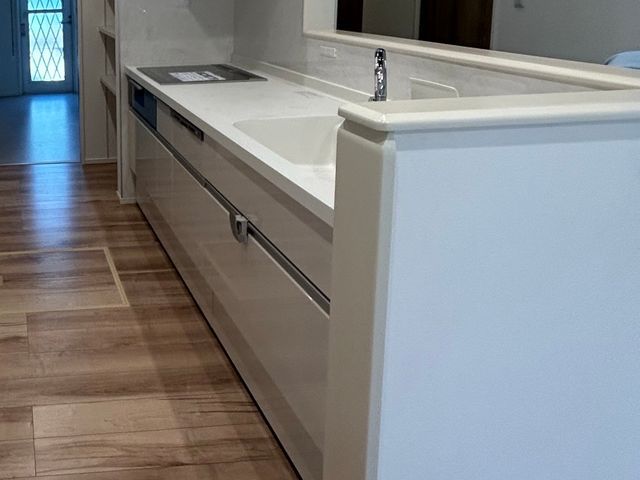 「ピカッとキッチンケア」女性スタッフがお伺いします