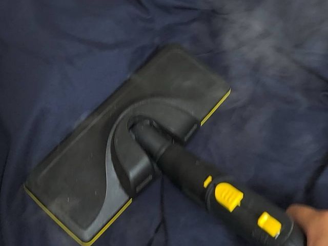 正しいダニ対策は弊社のダニ駆除へお任せください。スチームと薬剤でしっかり対策！