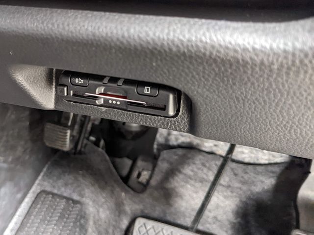 認証工場の国家整備士がご自宅へお伺い致します。